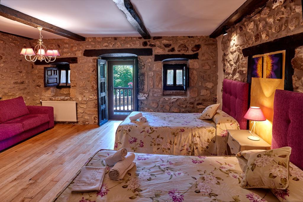 منزل الضيف Alles  في Casas Rurales La Tahona De Besnes المظهر الخارجي الصورة