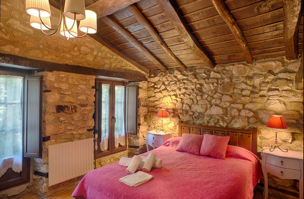 منزل الضيف Alles  في Casas Rurales La Tahona De Besnes المظهر الخارجي الصورة