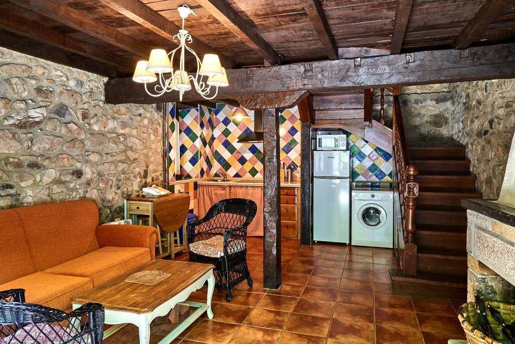 منزل الضيف Alles  في Casas Rurales La Tahona De Besnes المظهر الخارجي الصورة